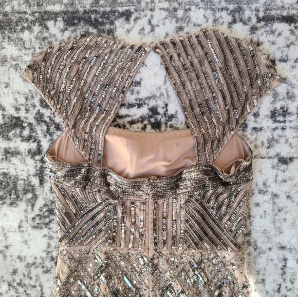 Dress - Picture 6 of 8